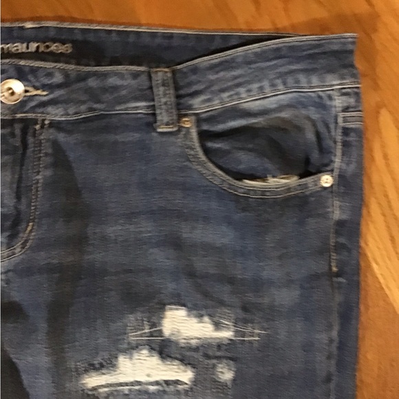 Women’s size 22 Maurices distressed denim jeans with stretch - Picture 5 of 12